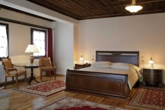 Τάττης Ξενώνας