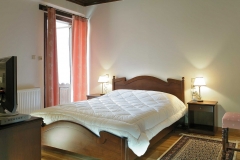 Τάττης Ξενώνας